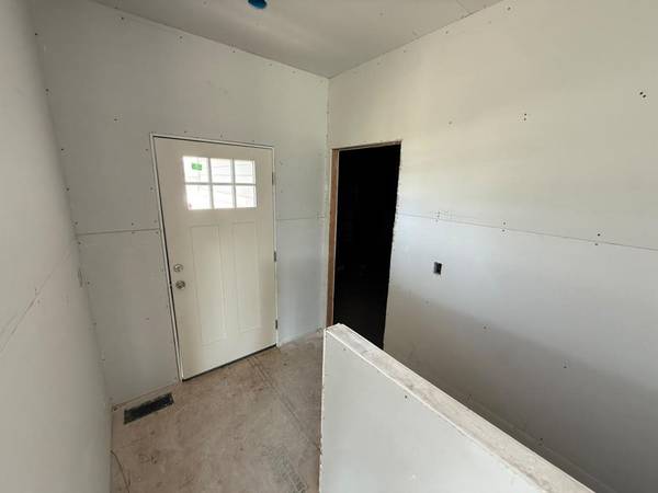 8961 E Joshua St, Bel Aire, KS 67226