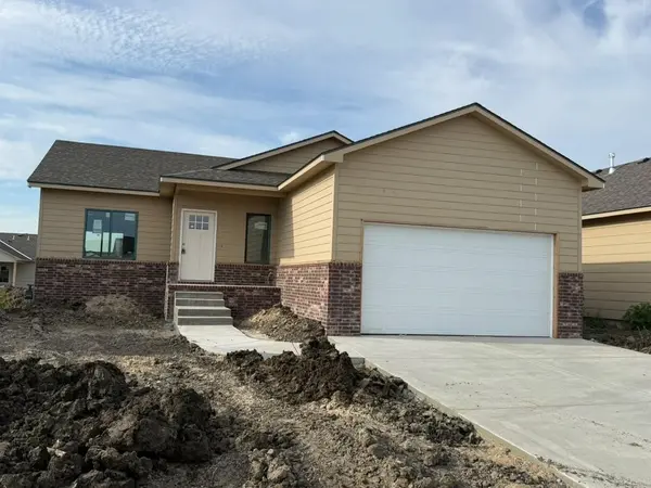 8979 N Joshua St, Bel Aire, KS 67226