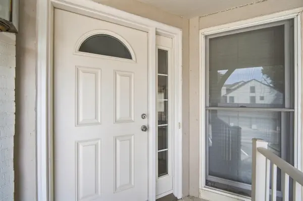 2614 N Executive Way, Wichita, KS 67226