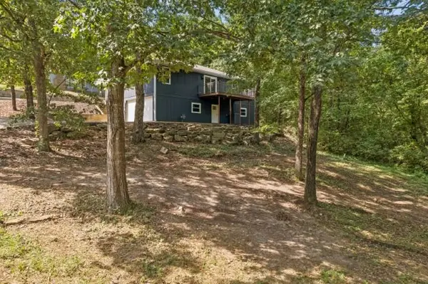 903 Oak Grove LN, Branson, MO 65616