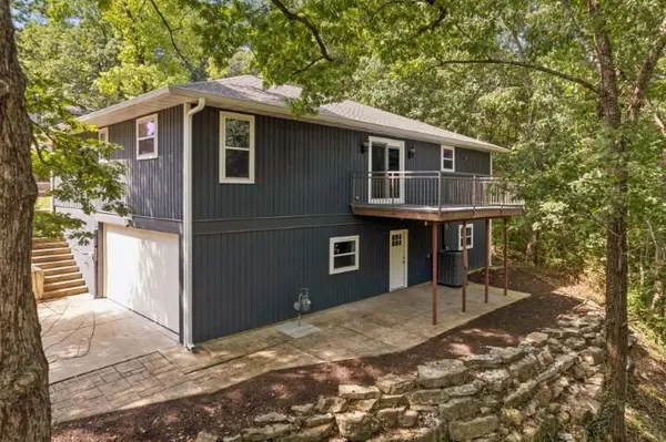 903 Oak Grove LN, Branson, MO 65616