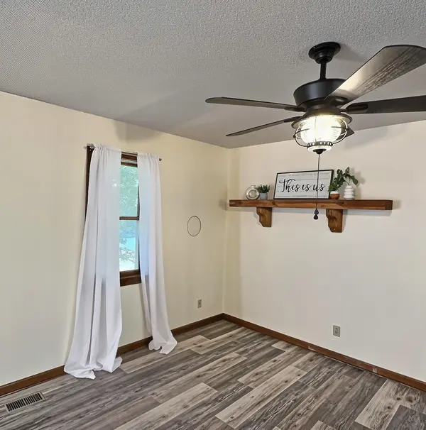 1232 N Tucker ST, Nevada, MO 64772