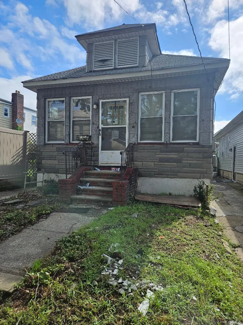 2547 123rd ST, College Point, NY 11354