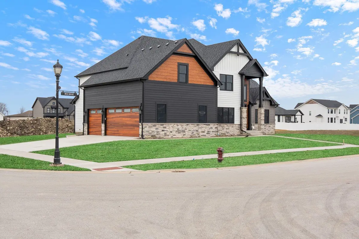 9450 Iris DR, St. John, IN 46373
