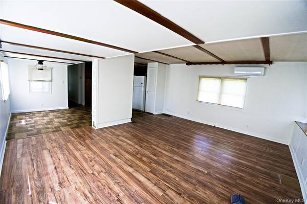 703 Fresh Pond AVE #55, Calverton, NY 11933