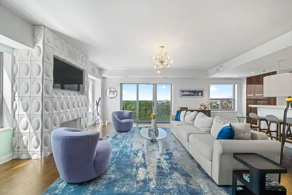 4350 N Broadway ST #1002, Chicago, IL 60613