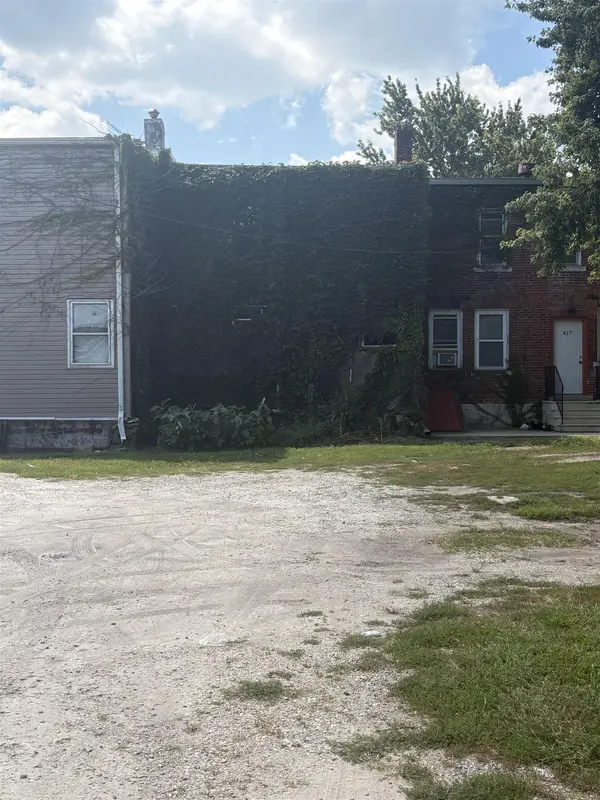 419 E Wellingtoin ST, Waterloo, IA 50701
