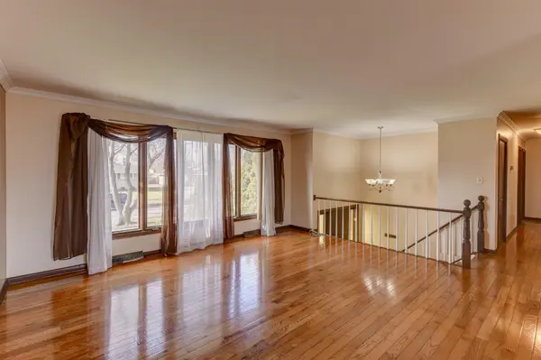 1829 Holly Lane, Munster, IN 46321