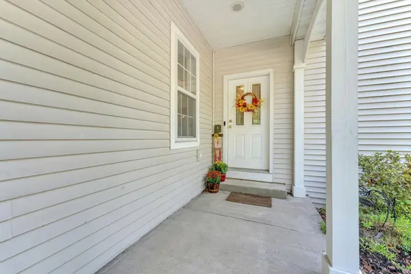 1801 Old Oak DR, Valparaiso, IN 46385