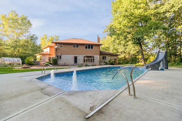 8589 W 85th AVE, Schererville, IN 46375
