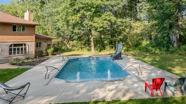 8589 W 85th AVE, Schererville, IN 46375