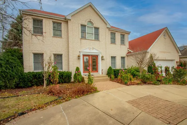 181 Chateau LN, Dyer, IN 46311