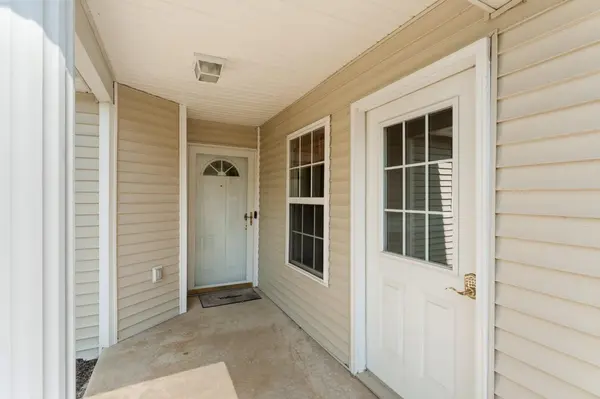 3020 Columbine CIR, Valparaiso, IN 46383