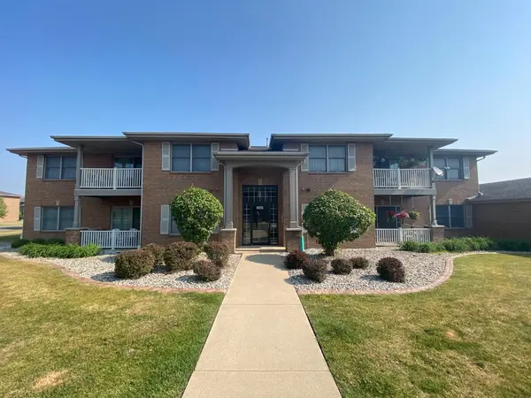 9815 Wildwood CT #2A, Highland, IN 46322