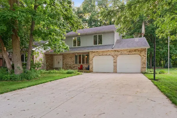 2605 Club CT, Valparaiso, IN 46383