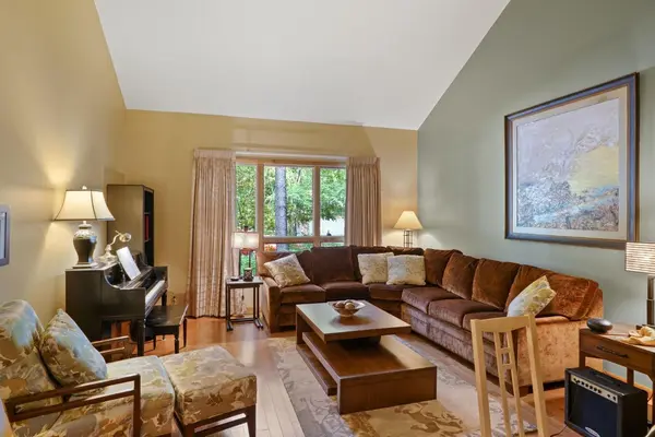 2605 Club CT, Valparaiso, IN 46383