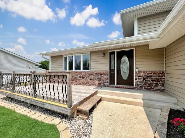1500 W 97th AVE, Crown Point, IN 46307