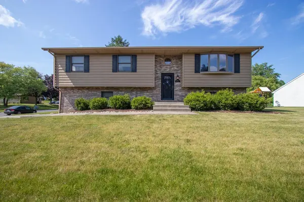 3702 Cottonwood LN, Valparaiso, IN 46385