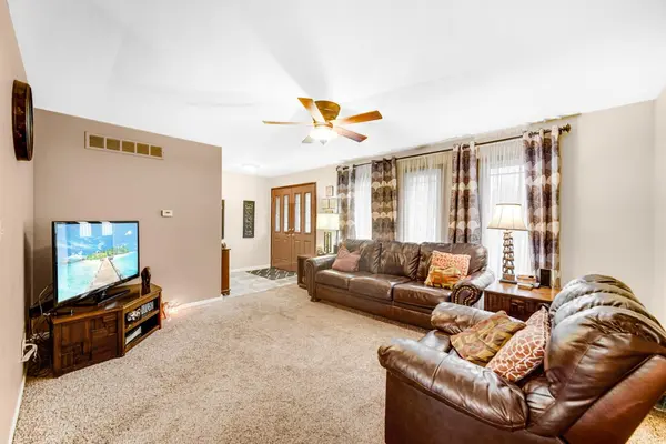 9348 Chestnut Lane, Munster, IN 46321