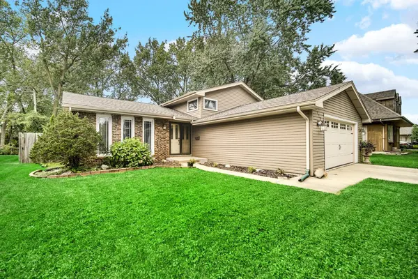 9348 Chestnut Lane, Munster, IN 46321