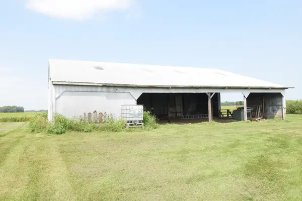 4306 W 1300, Remington, IN 47977
