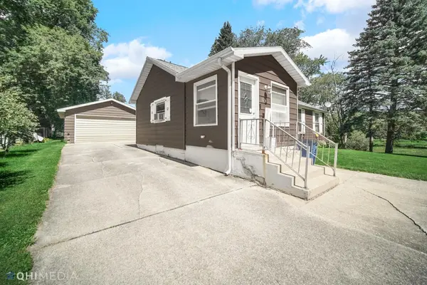 8267 E Elm LN, New Carlisle, IN 46552