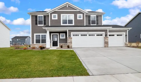 207 Grandale DR, Valparaiso, IN 46385