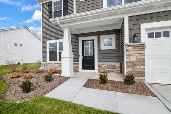 207 Grandale DR, Valparaiso, IN 46385