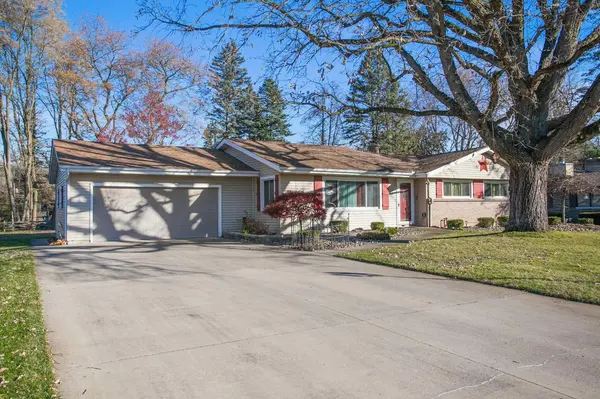 205 W Canterbury DR, La Porte, IN 46350