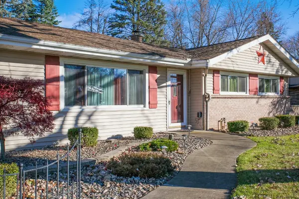 205 W Canterbury DR, La Porte, IN 46350