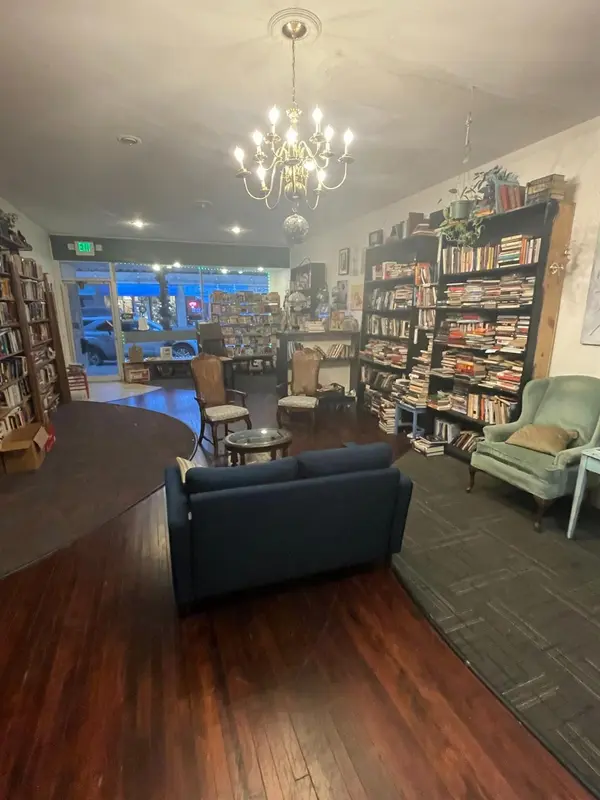 325 Main Street, Hobart, IN 46342