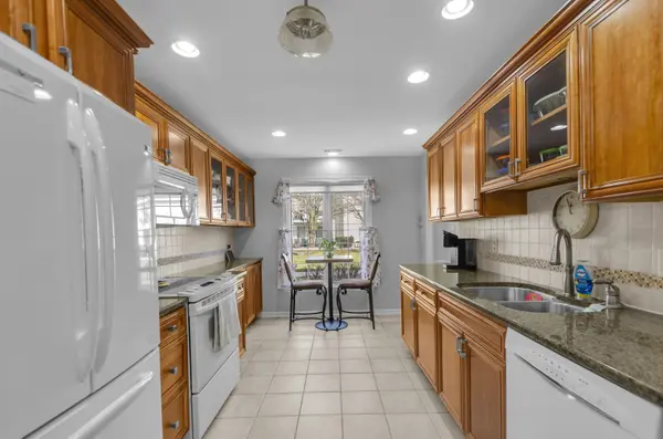 2256 Bordeaux #C1, Highland, IN 46322