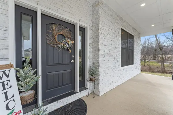 553 Vernon Woods DR, Valparaiso, IN 46385