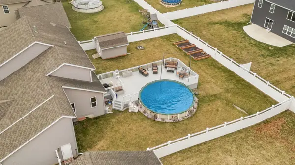 6442 Hidden Waters DR, Portage, IN 46368
