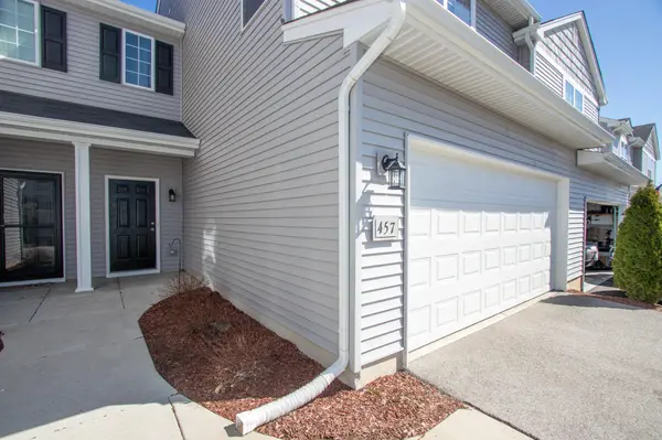 457 Briarwood LN, Lowell, IN 46356
