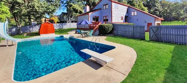 1312 N Cortland LN, La Porte, IN 46350