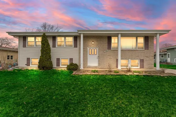 1726 W 94th PL, Crown Point, IN 46307