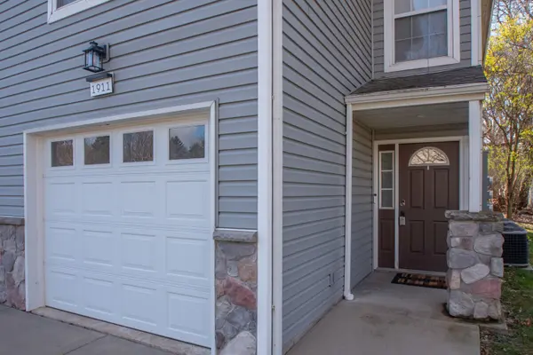 1911 Rebecca ST, Valparaiso, IN 46383