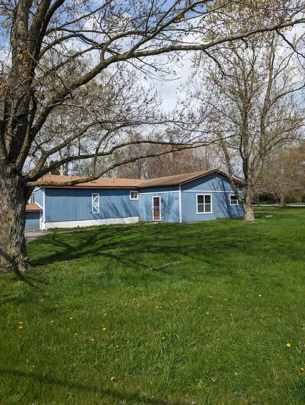 4152 Old Orchard LN, Wheatfield, IN 46392