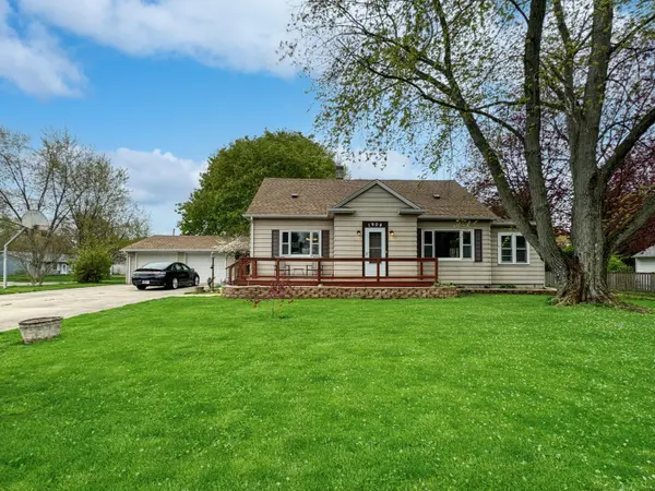 1904 Eisenhower AVE, Valparaiso, IN 46383