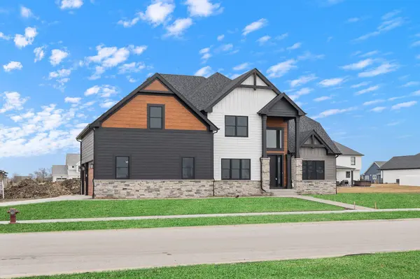 9450 Iris DR, St. John, IN 46373