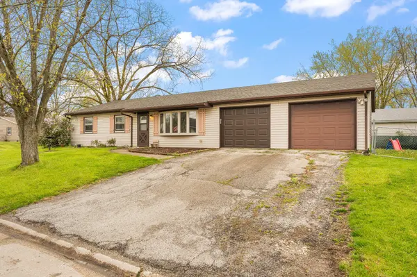 333 Pinewood DR, Valparaiso, IN 46385