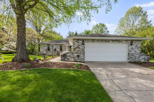 702 Domke DR, Valparaiso, IN 46383