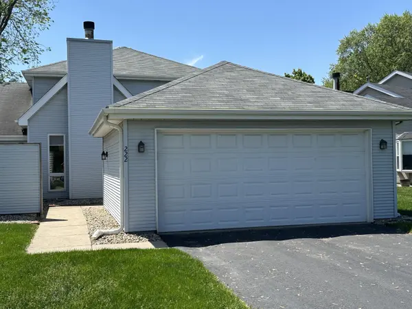 222 Holly LN, Schererville, IN 46375