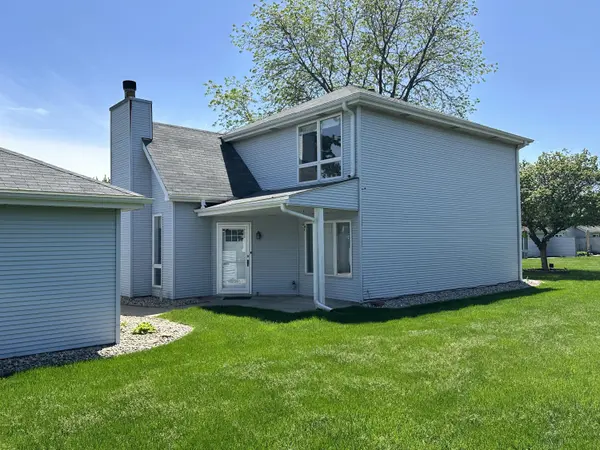 222 Holly LN, Schererville, IN 46375