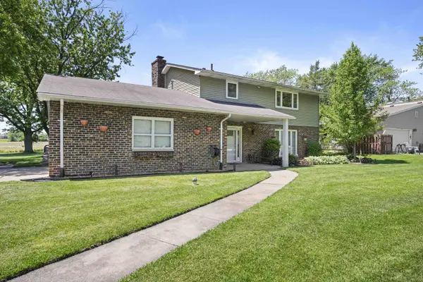 9212 Fairbanks ST, Crown Point, IN 46307