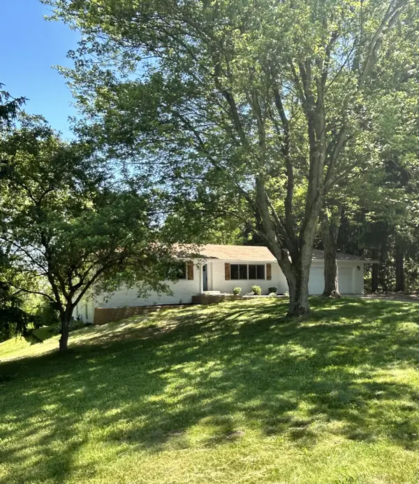 10 Stoner DR, Valparaiso, IN 46385