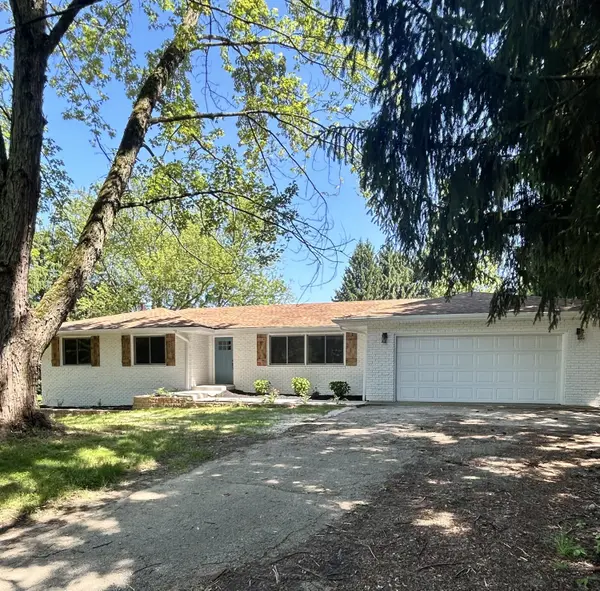 10 Stoner DR, Valparaiso, IN 46385