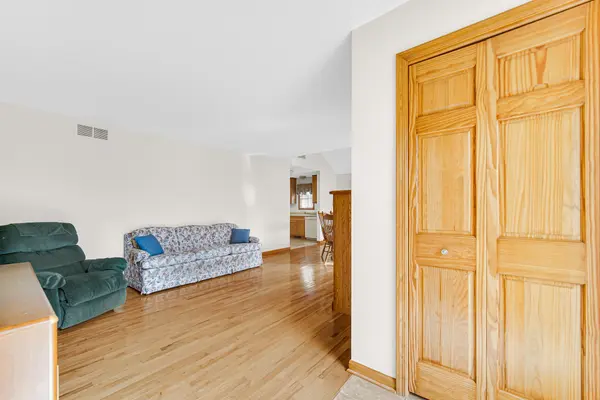 428 11th CIR, Demotte, IN 46310