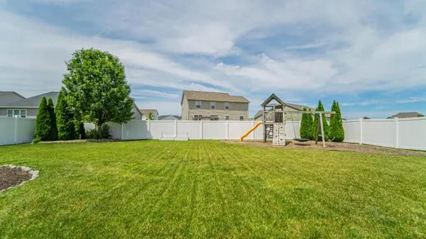 9330 W 106th AVE, St. John, IN 46373